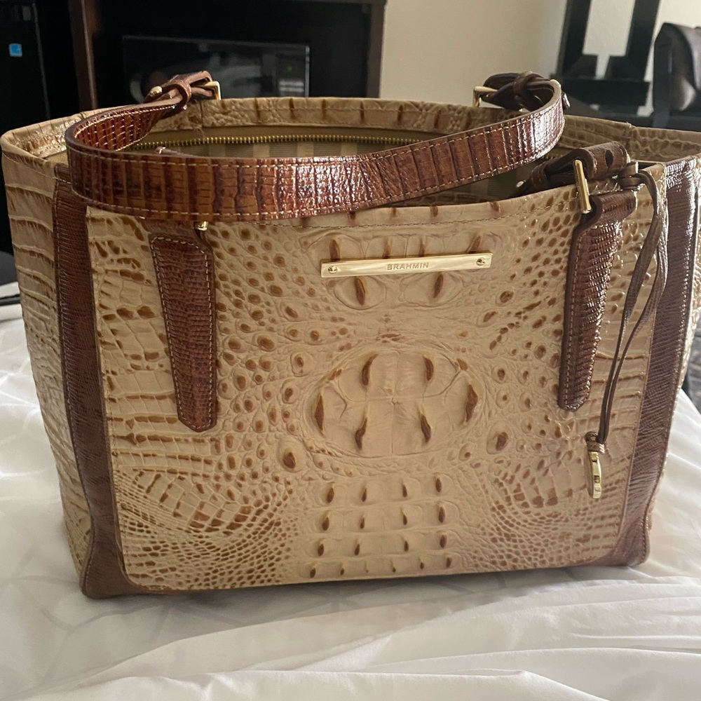 Handbag - Picture 4 of 4
